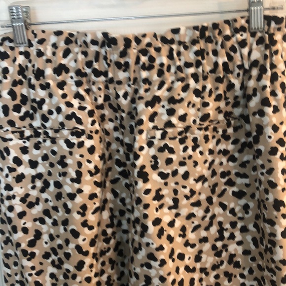 Ann Taylor animal print pants medium with pockets material lyocell/ cotton - Picture 4 of 5
